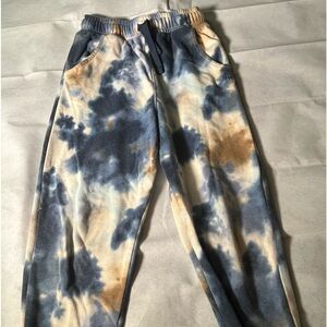 Stylish Grey and Blue Splotched
Sweatpants